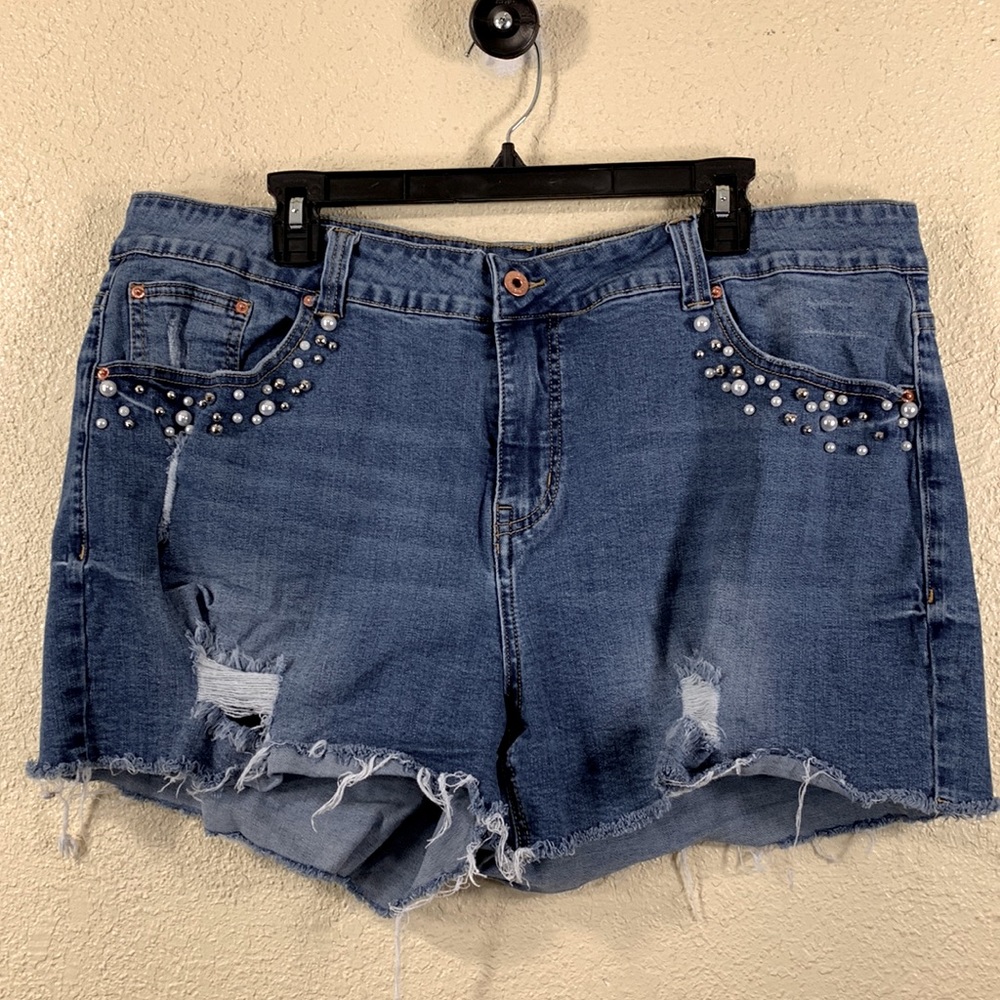 Union Bay Denim Jean Shorts Blue Ripped with Pearl Beads Size 20